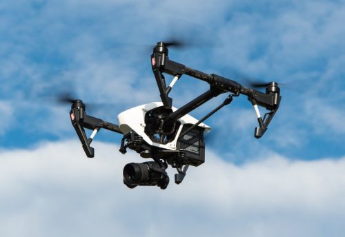 Drony sportowe czy amatorskie? Jak wybrać dobry model drona?