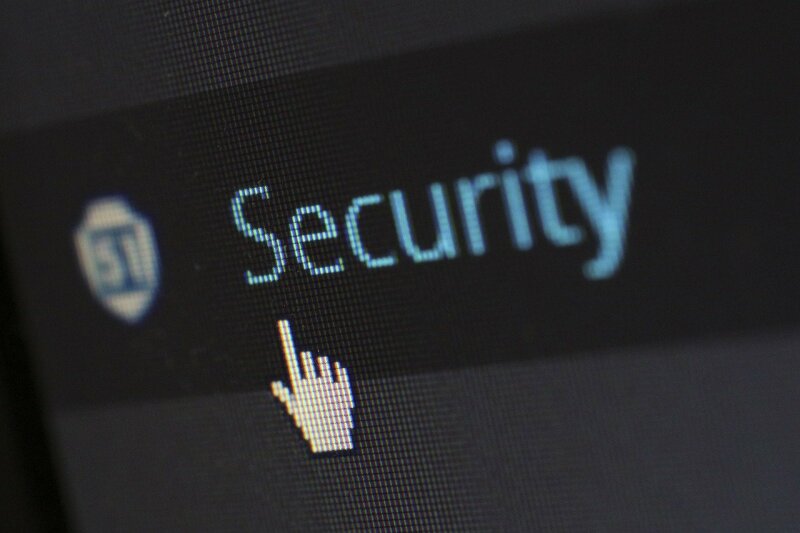 Czym jest cyberrterroryzm i jak się przed nim chronić?